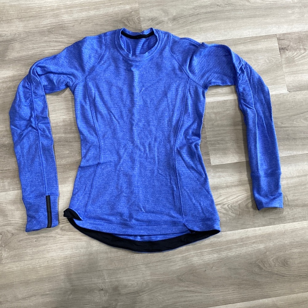 Lululemon women’s blue long sleeve shirt size 4 used